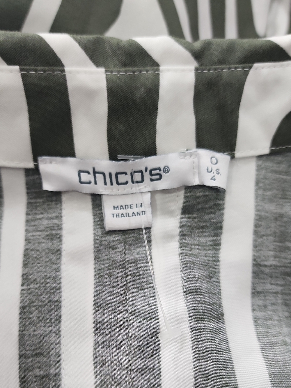 Chico's No Iron Stretch Abstract Long Sleeve Button Down Tunic Like New - Picture 10 of 11